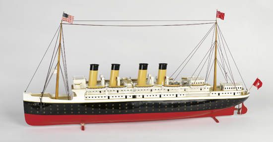 (WHITE STAR LINE.) Titanic. Large metal full hull model of the ship by Bing,